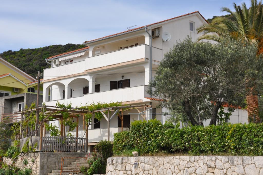 Pljesa Apartments Supetarska Draga Eksteriør billede